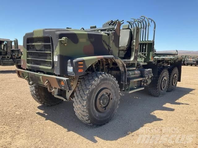 Oshkosh AMK23A1 ボックスボディー、ウイング、箱車