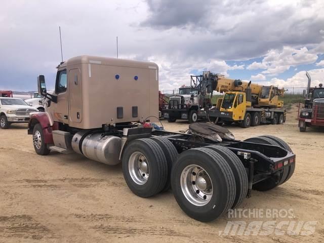 Peterbilt  中古トラクターヘッド | トレーラーヘッド