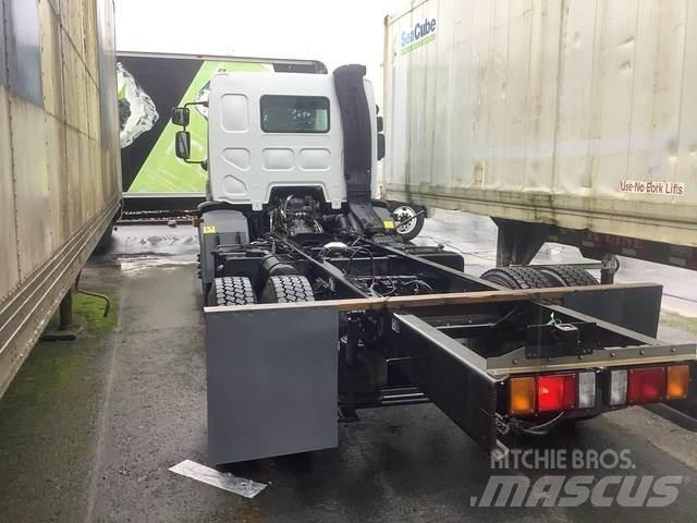 Peterbilt 220 キャビン及び内装