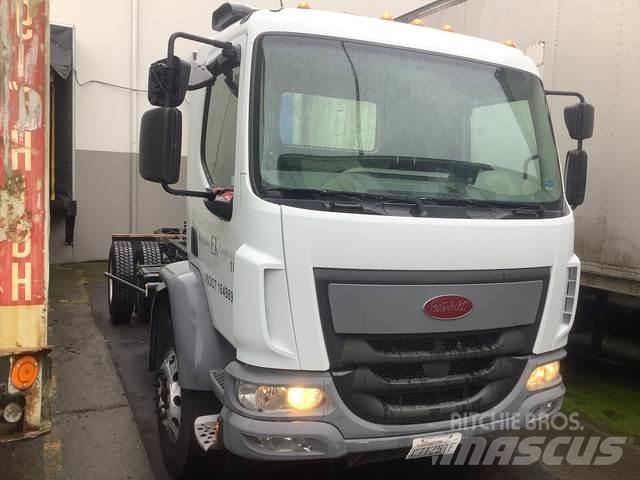 Peterbilt 220 キャビン及び内装