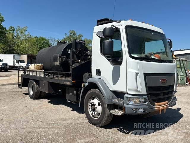 Peterbilt 220 その他トラック