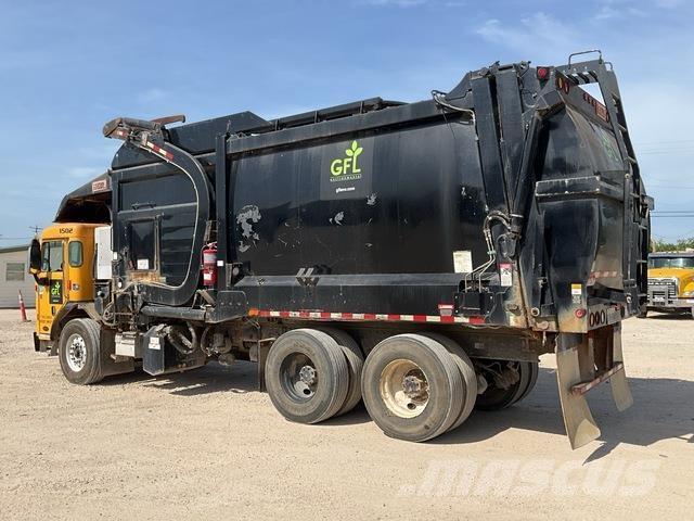 Peterbilt 320 塵芥車、パッカー車
