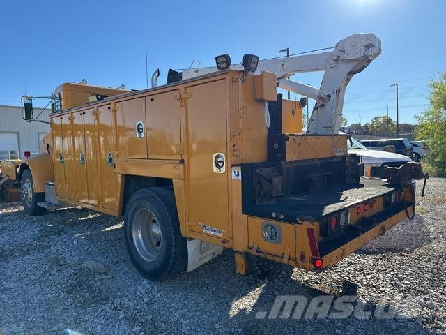 Peterbilt 330 多目的／汎用車両