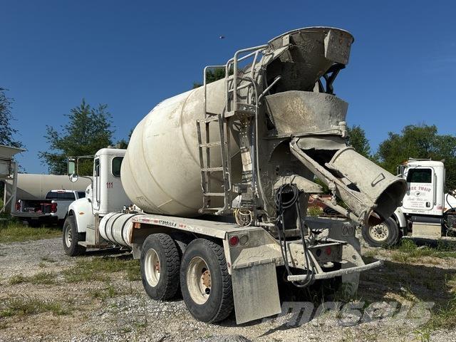 Peterbilt 335 その他トラック