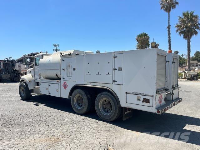 Peterbilt 335 タンカートラック