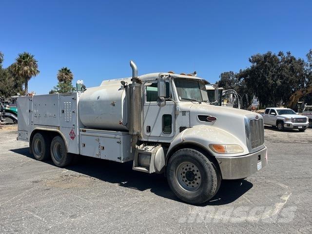 Peterbilt 335 タンカートラック