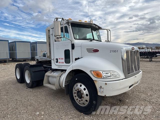 Peterbilt 335 中古トラクターヘッド | トレーラーヘッド
