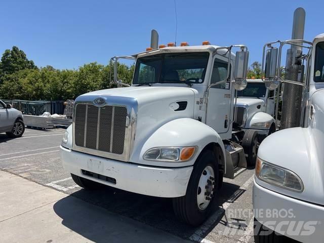 Peterbilt 337 中古トラクターヘッド | トレーラーヘッド