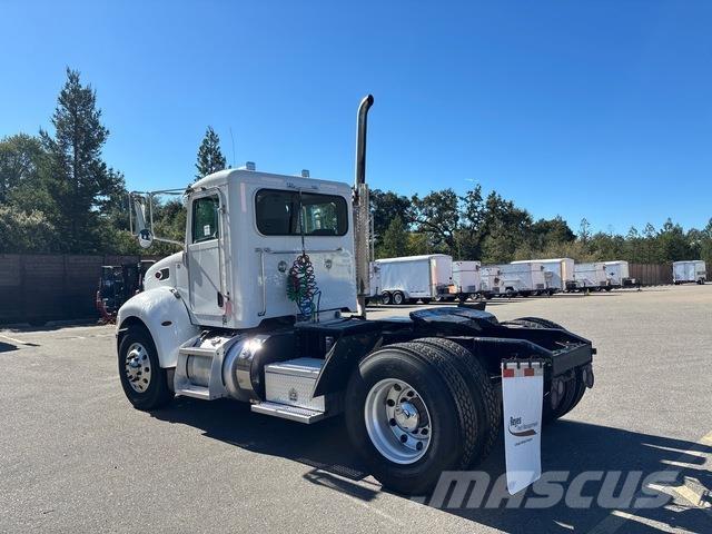 Peterbilt 337 中古トラクターヘッド | トレーラーヘッド
