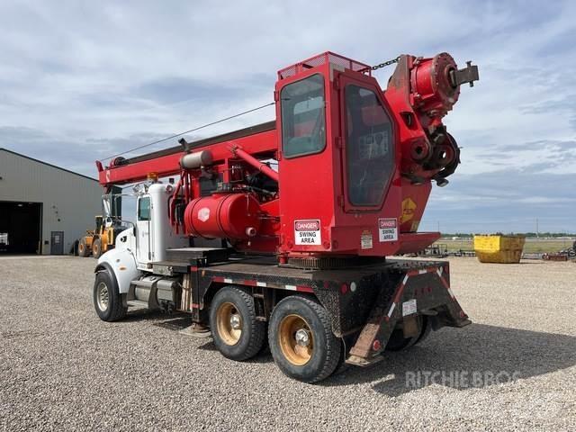 Peterbilt 340 自走式掘削トラック
