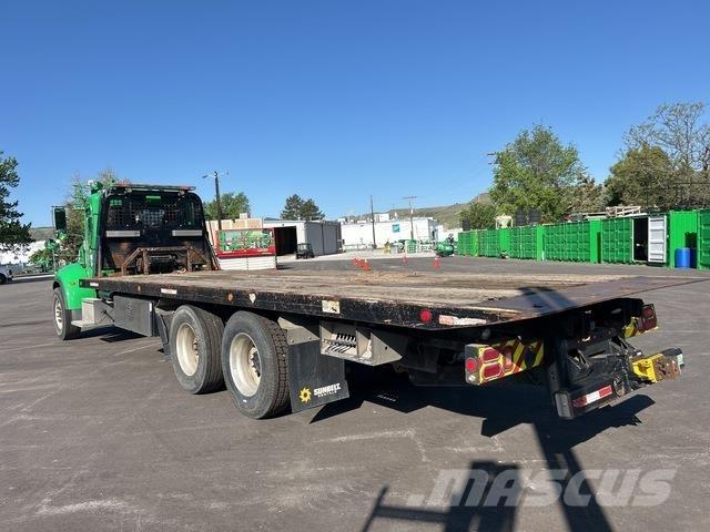 Peterbilt 348 レッカー車