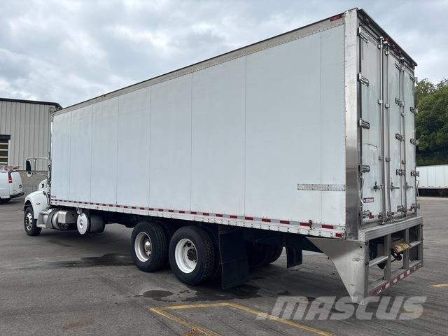 Peterbilt 348 冷凍冷蔵車