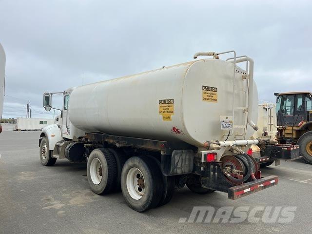 Peterbilt 348 給水車