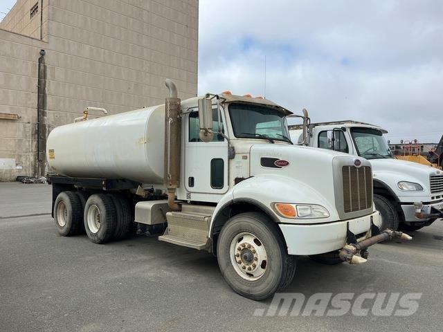 Peterbilt 348 給水車