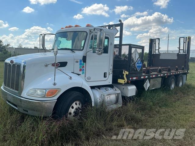 Peterbilt 348 平ボディー