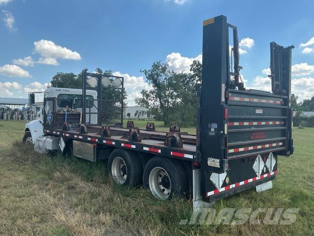 Peterbilt 348 平ボディー