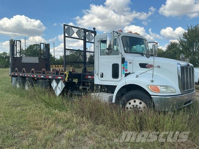 Peterbilt 348 平ボディー