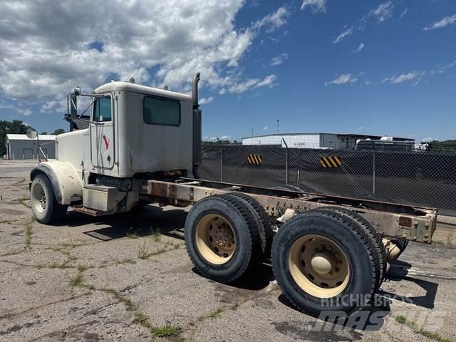 Peterbilt 357 中古トラクターヘッド | トレーラーヘッド