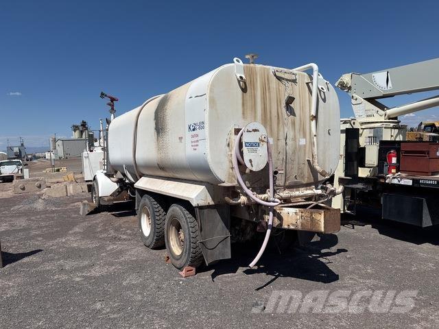 Peterbilt 357 給水車