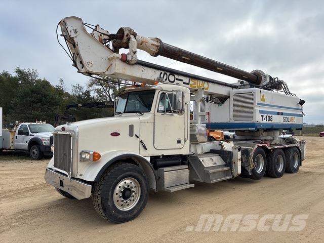 Peterbilt 357 自走式掘削トラック