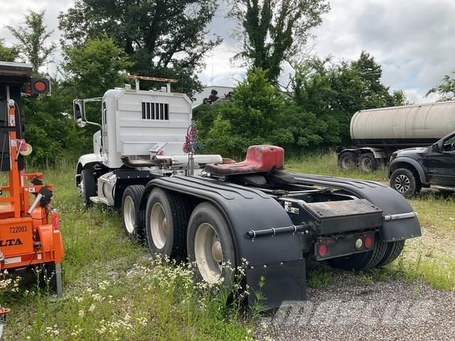 Peterbilt 367 中古トラクターヘッド | トレーラーヘッド