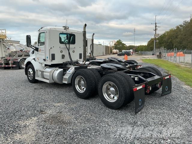 Peterbilt 375 中古トラクターヘッド | トレーラーヘッド