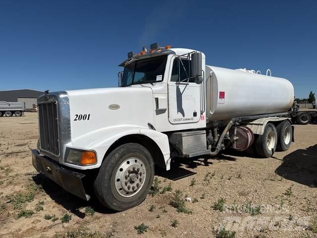 Peterbilt 377 給水車
