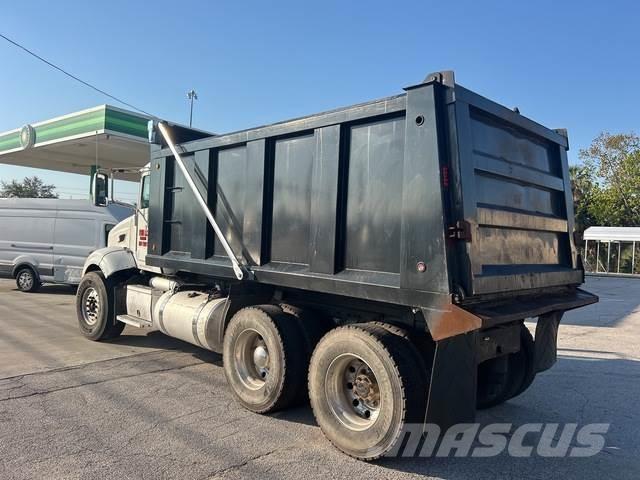 Peterbilt 384 ダンプ