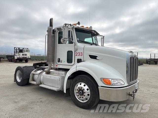 Peterbilt 384 中古トラクターヘッド | トレーラーヘッド