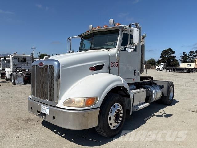 Peterbilt 384 中古トラクターヘッド | トレーラーヘッド