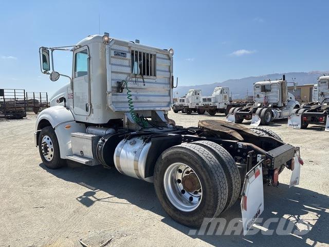 Peterbilt 384 中古トラクターヘッド | トレーラーヘッド