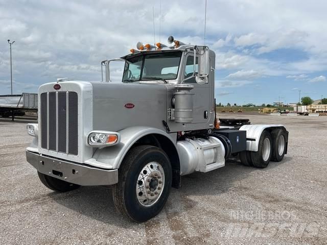 Peterbilt 388 中古トラクターヘッド | トレーラーヘッド