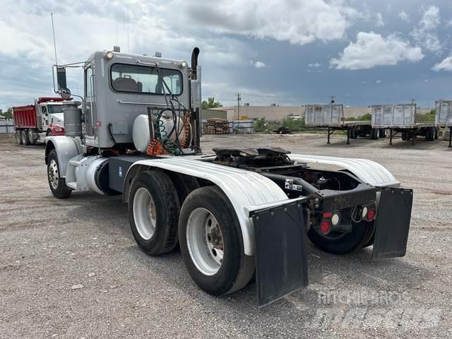Peterbilt 388 中古トラクターヘッド | トレーラーヘッド