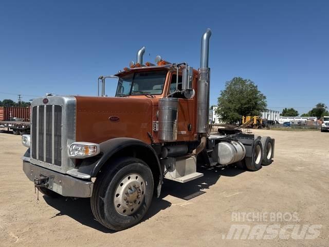Peterbilt 388 中古トラクターヘッド | トレーラーヘッド