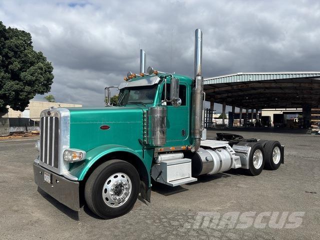 Peterbilt 388 中古トラクターヘッド | トレーラーヘッド