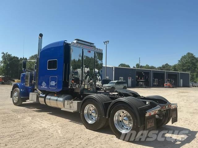 Peterbilt 389 中古トラクターヘッド | トレーラーヘッド