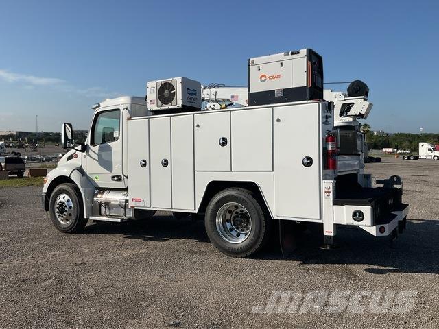 Peterbilt 536 多目的／汎用車両