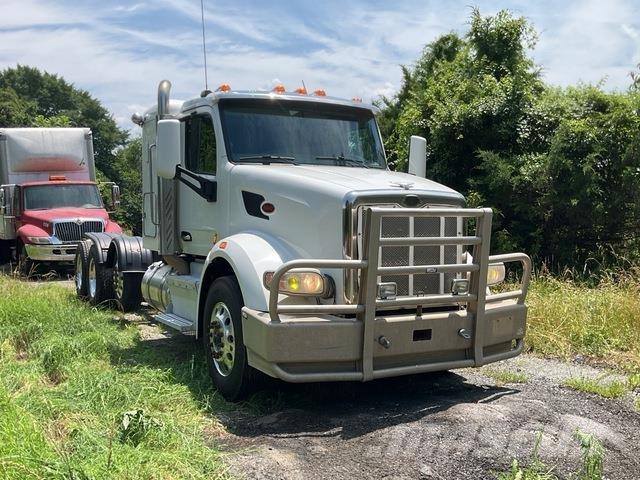 Peterbilt 567 中古トラクターヘッド | トレーラーヘッド