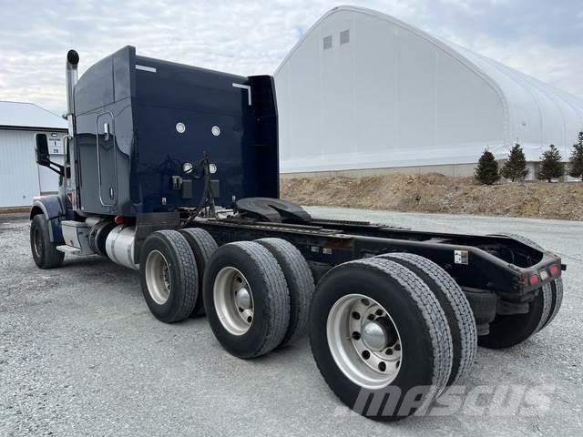 Peterbilt 567 中古トラクターヘッド | トレーラーヘッド