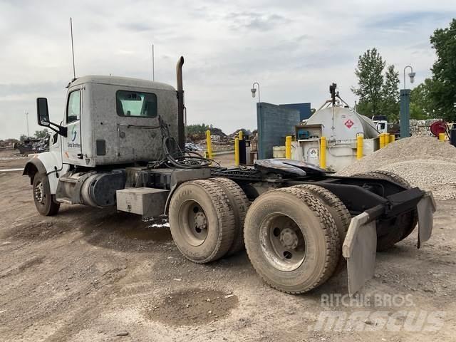 Peterbilt 567 中古トラクターヘッド | トレーラーヘッド
