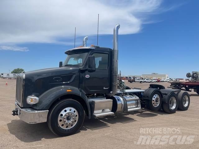 Peterbilt 567 中古トラクターヘッド | トレーラーヘッド
