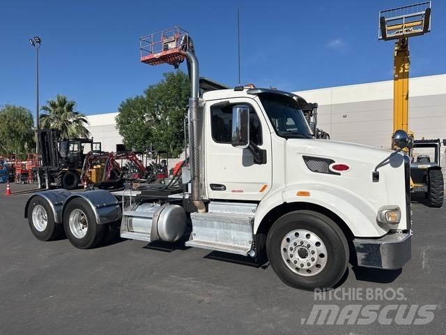 Peterbilt 567 中古トラクターヘッド | トレーラーヘッド