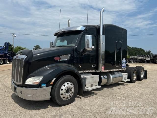 Peterbilt 579 中古トラクターヘッド | トレーラーヘッド