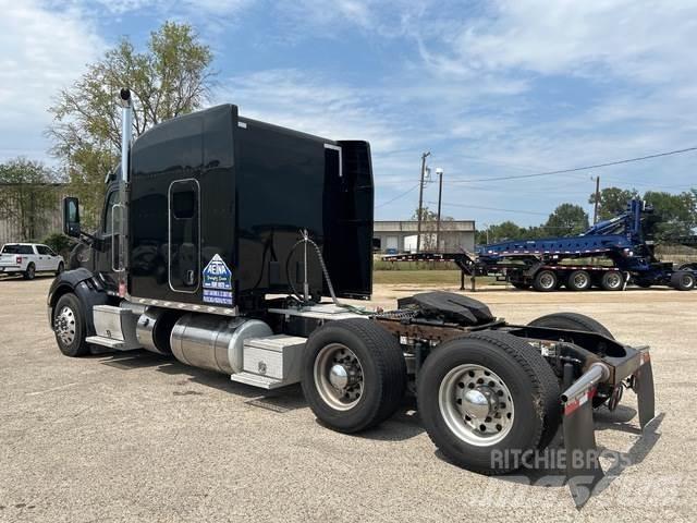Peterbilt 579 中古トラクターヘッド | トレーラーヘッド