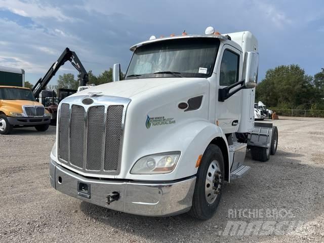 Peterbilt 579 中古トラクターヘッド | トレーラーヘッド