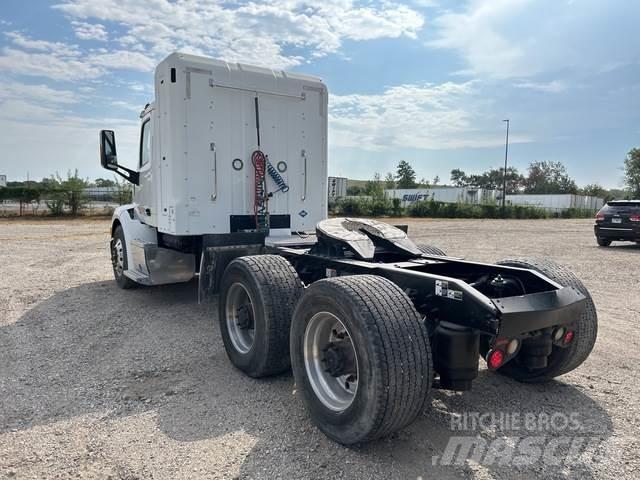 Peterbilt 579 中古トラクターヘッド | トレーラーヘッド