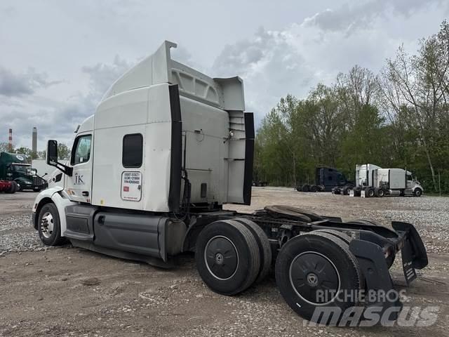 Peterbilt 579 中古トラクターヘッド | トレーラーヘッド