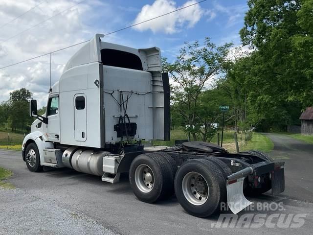 Peterbilt 579 中古トラクターヘッド | トレーラーヘッド