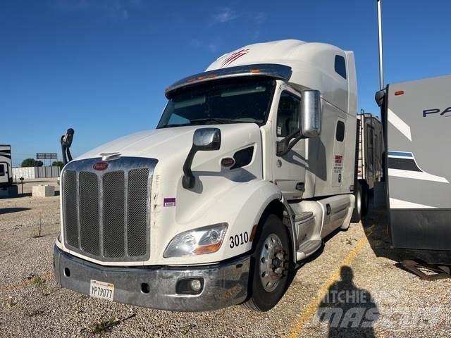 Peterbilt 579 中古トラクターヘッド | トレーラーヘッド