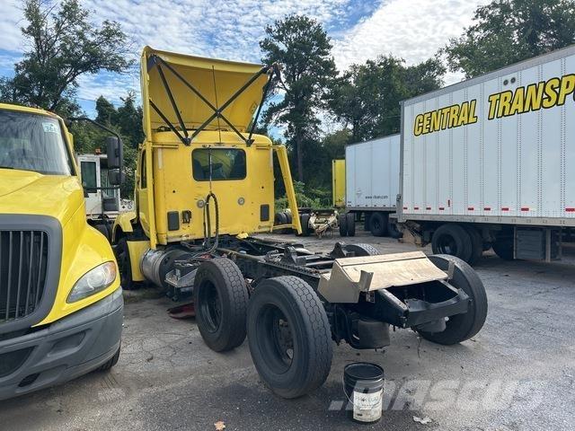 Peterbilt 579 中古トラクターヘッド | トレーラーヘッド